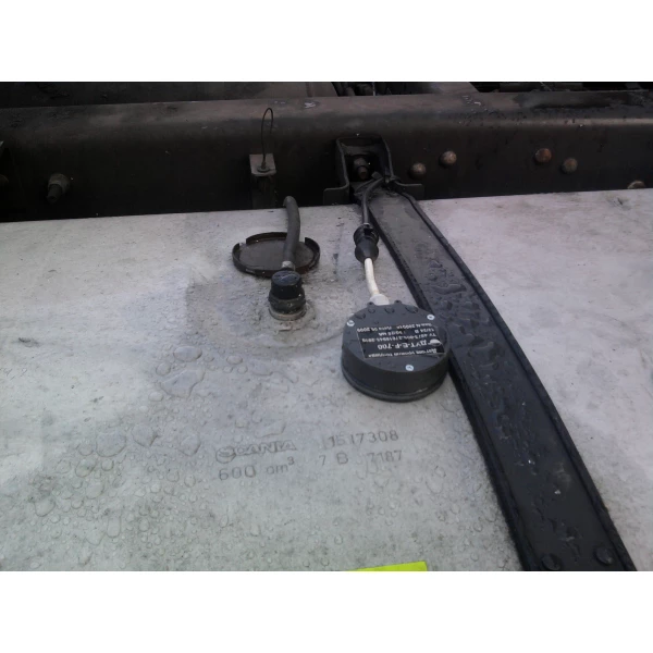 Brandstofniveausensor DUT-E analoge uitgang 2,5 - 9 V - immagine 3